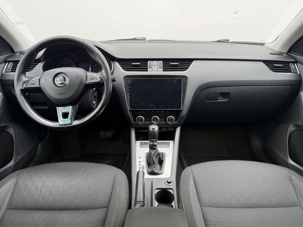 Skoda Octavia III (A7) Рестайлинг с пробегом 2017 года, цена 1 596 000 рублей, 157441 км, лифтбек, Автокод Объявления