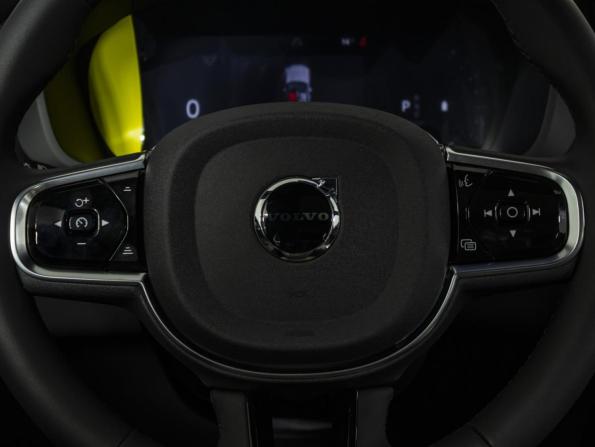 Volvo XC60 II Рестайлинг 2 с пробегом 2025 года, цена 6 789 000 рублей, 27 км, внедорожник, Автокод Объявления