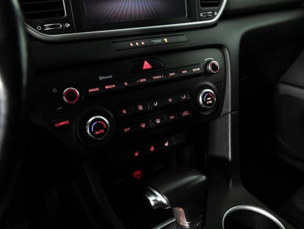 Kia Sportage IV Рестайлинг с пробегом 2021 года, цена 2 369 700 рублей, 87495 км, внедорожник, Автокод Объявления