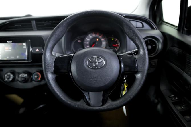 Toyota Vitz III (XP130) Рестайлинг 2 с пробегом 2019 года, цена 979 000 рублей, 86620 км, хэтчбек, Автокод Объявления