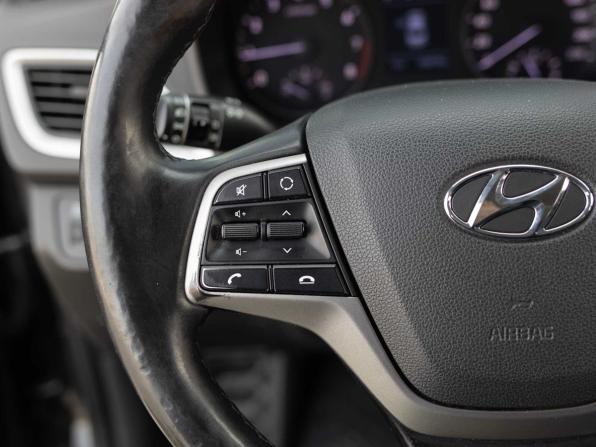 Hyundai Solaris II с пробегом 2017 года, цена 1 280 000 рублей, 100009 км, седан, Автокод Объявления