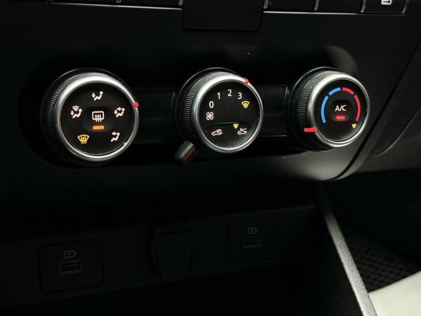 Lada (ВАЗ) Vesta I Рестайлинг (NG) с пробегом 2024 года, цена 1 229 000 рублей, 69862 км, седан, Автокод Объявления