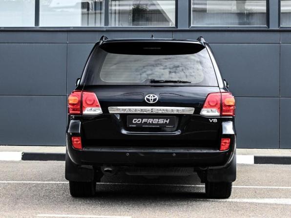 Toyota Land Cruiser 200 Series Рестайлинг 1 с пробегом 2014 года, цена 3 799 000 рублей, 217089 км, внедорожник, Автокод Объявления