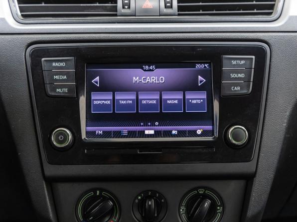 Skoda Rapid I с пробегом 2016 года, цена 998 000 рублей, 120494 км, лифтбек, Автокод Объявления