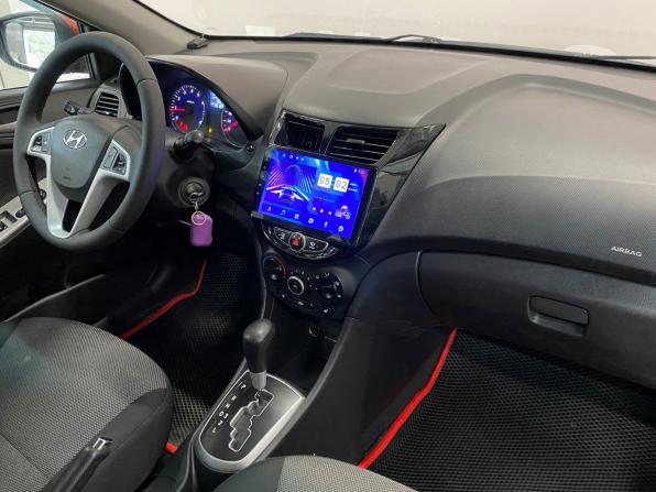 Hyundai Solaris I с пробегом 2014 года, цена 750 000 рублей, 195189 км, седан, Автокод Объявления