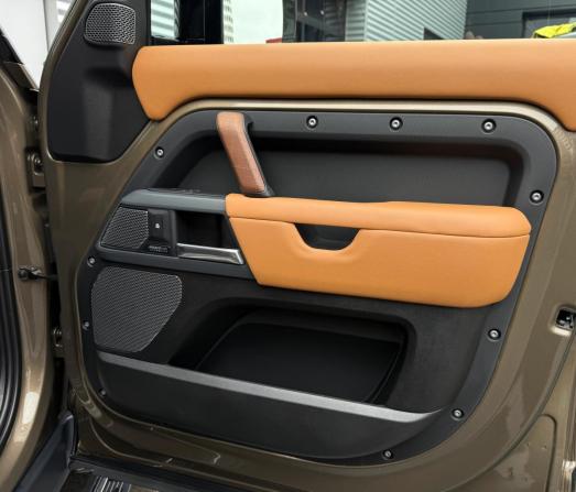 Land Rover Defender II с пробегом 2022 года, цена 11 300 000 рублей, 40895 км, внедорожник, Автокод Объявления