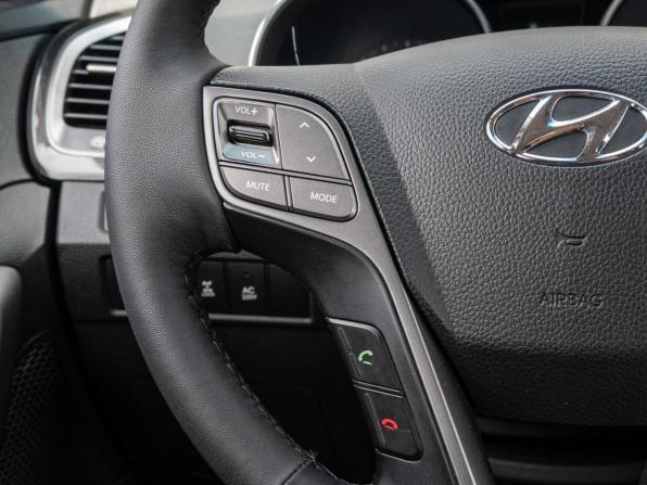 Hyundai Santa Fe III с пробегом 2013 года, цена 1 940 000 рублей, 200285 км, внедорожник, Автокод Объявления