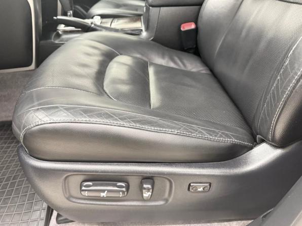 Toyota Land Cruiser 200 Series Рестайлинг 1 с пробегом 2015 года, цена 4 200 000 рублей, 172450 км, внедорожник, Автокод Объявления