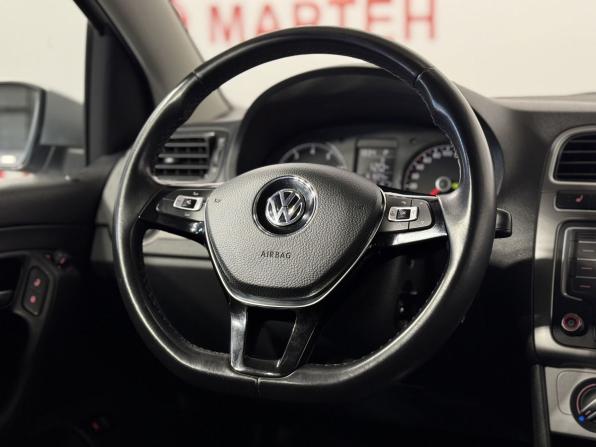 Volkswagen Polo V Рестайлинг с пробегом 2019 года, цена 1 079 000 рублей, 161604 км, седан, Автокод Объявления