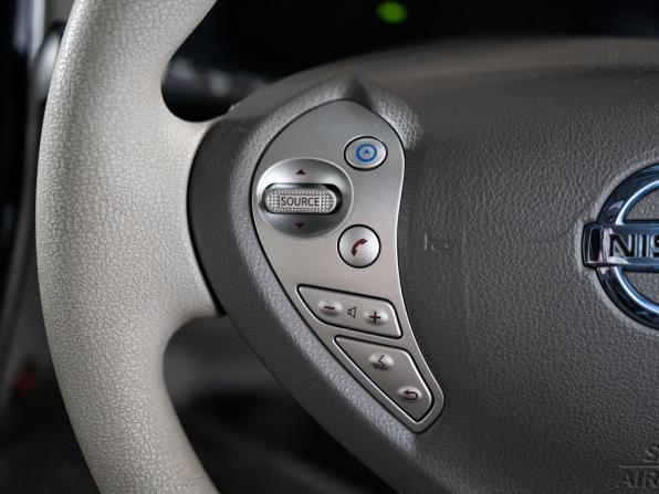 Nissan Leaf I (ZE0/AZE0) с пробегом 2011 года, цена 592 000 рублей, 121954 км, хэтчбек, Автокод Объявления