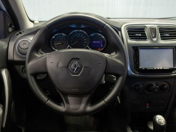 Renault Logan II с пробегом 2015 года, цена 570 000 рублей, 308129 км, седан, Автокод Объявления