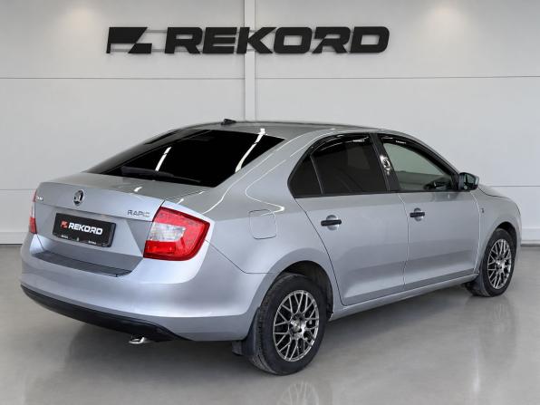 Skoda Rapid I с пробегом 2016 года, цена 949 000 рублей, 170378 км, лифтбек, Автокод Объявления