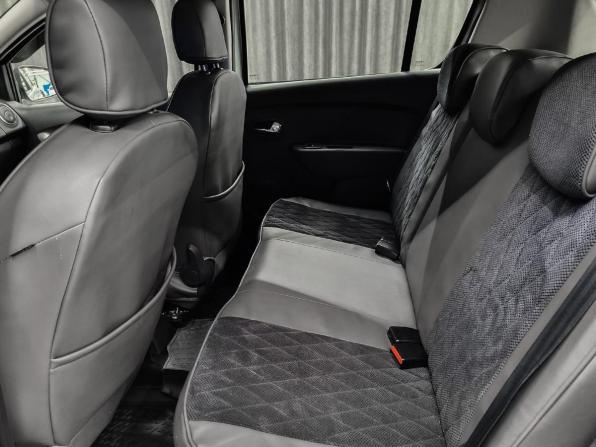 Renault Sandero II с пробегом 2015 года, цена 680 000 рублей, 145000 км, хэтчбек, Автокод Объявления