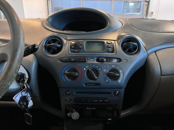 Toyota Yaris I с пробегом 2002 года, цена 181 000 рублей, 500513 км, хэтчбек, Автокод Объявления