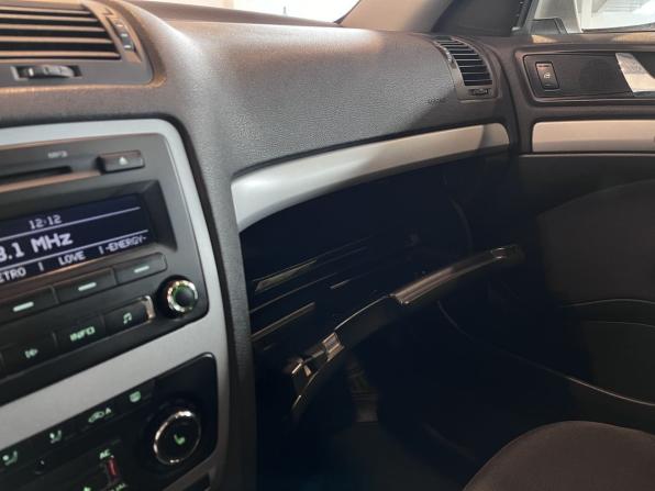 Skoda Octavia II (A5) Рестайлинг с пробегом 2013 года, цена 900 000 рублей, 185535 км, лифтбек, Автокод Объявления