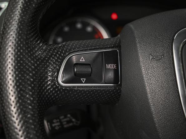 Audi Q5 I (8R) с пробегом 2010 года, цена 1 090 000 рублей, 217189 км, внедорожник, Автокод Объявления