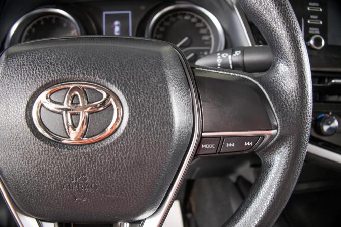 Toyota Camry VIII (XV70) с пробегом 2021 года, цена 2 699 000 рублей, 94264 км, седан, Автокод Объявления