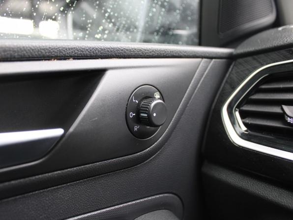 Volkswagen Polo VI с пробегом 2021 года, цена 1 279 000 рублей, 160247 км, лифтбек, Автокод Объявления