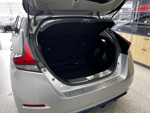 Nissan Leaf II (ZE1) с пробегом 2018 года, цена 1 340 000 рублей, 125000 км, хэтчбек, Автокод Объявления