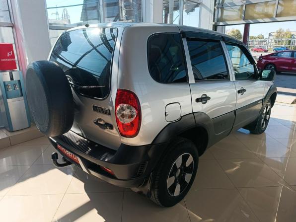 Chevrolet Niva I Рестайлинг с пробегом 2018 года, цена 775 000 рублей, 81000 км, внедорожник, Автокод Объявления