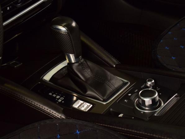 Mazda 6 III (GJ) Рестайлинг с пробегом 2016 года, цена 1 599 997 рублей, 167323 км, седан, Автокод Объявления