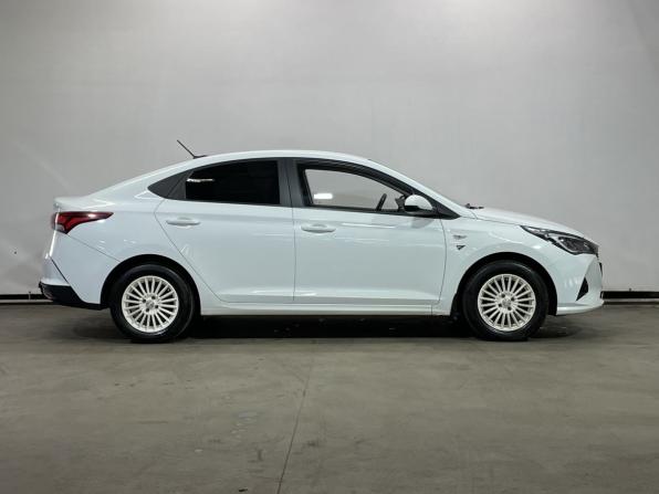 Hyundai Solaris II Рестайлинг с пробегом 2020 года, цена 1 590 000 рублей, 135697 км, седан, Автокод Объявления