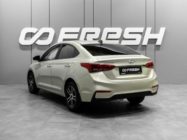Hyundai Solaris II с пробегом 2018 года, цена 1 339 000 рублей, 136325 км, седан, Автокод Объявления