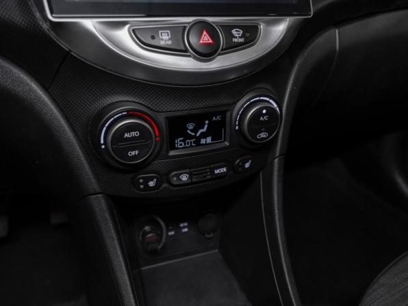 Hyundai Solaris I Рестайлинг с пробегом 2015 года, цена 875 000 рублей, 185463 км, седан, Автокод Объявления