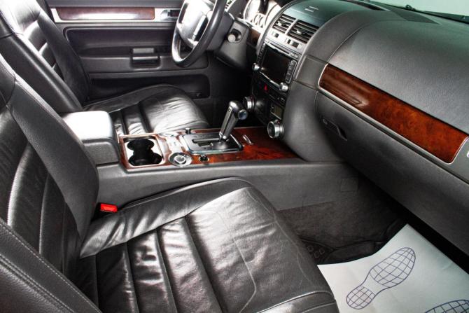 Volkswagen Touareg I Рестайлинг с пробегом 2010 года, цена 1 599 000 рублей, 291122 км, внедорожник, Автокод Объявления