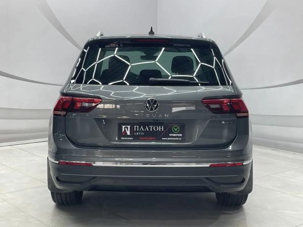 Volkswagen Tiguan II Рестайлинг с пробегом 2021 года, цена 3 400 000 рублей, 42121 км, внедорожник, Автокод Объявления