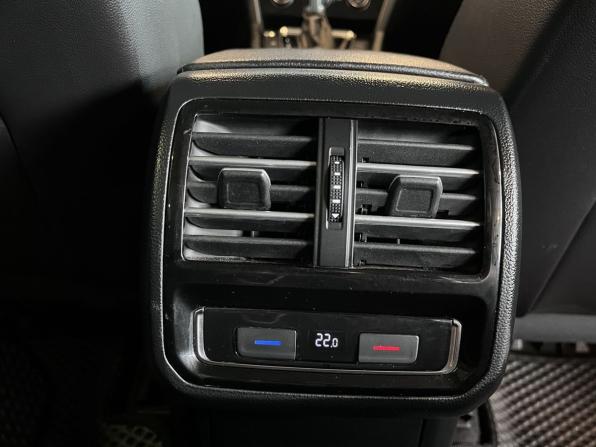 Volkswagen Passat B8 с пробегом 2018 года, цена 1 845 000 рублей, 305313 км, универсал, Автокод Объявления
