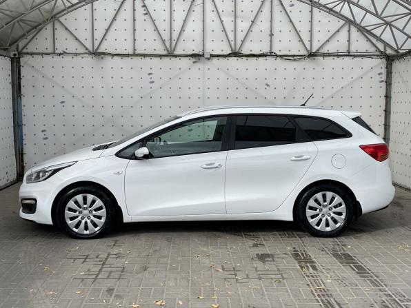 Kia Ceed II Рестайлинг с пробегом 2016 года, цена 1 290 000 рублей, 136137 км, универсал, Автокод Объявления