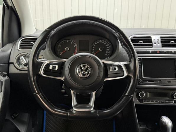 Volkswagen Polo V Рестайлинг с пробегом 2018 года, цена 1 128 000 рублей, 197439 км, седан, Автокод Объявления