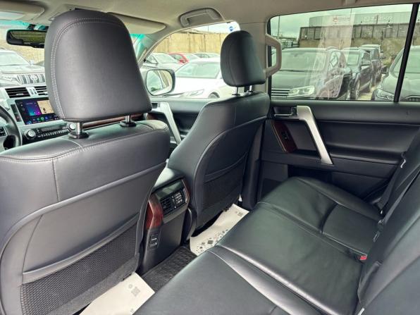 Toyota Land Cruiser Prado 150 Series Рестайлинг 1 с пробегом 2013 года, цена 3 380 000 рублей, 252159 км, внедорожник, Автокод Объявления