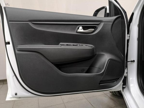 Kia Rio IV Рестайлинг с пробегом 2021 года, цена 1 650 000 рублей, 37885 км, седан, Автокод Объявления