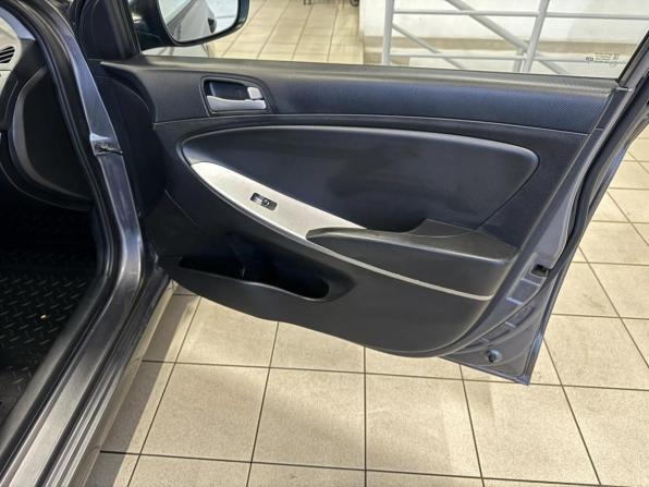 Hyundai Solaris I Рестайлинг с пробегом 2015 года, цена 799 000 рублей, 140000 км, седан, Автокод Объявления