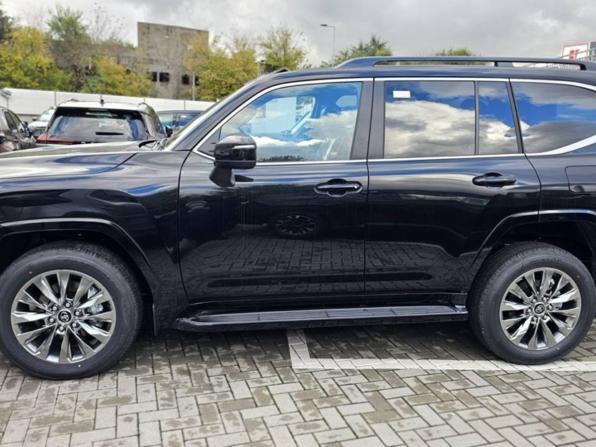 Toyota Land Cruiser 300 Series с пробегом 2026 года, цена 15 450 000 рублей, 15 км, внедорожник, Автокод Объявления