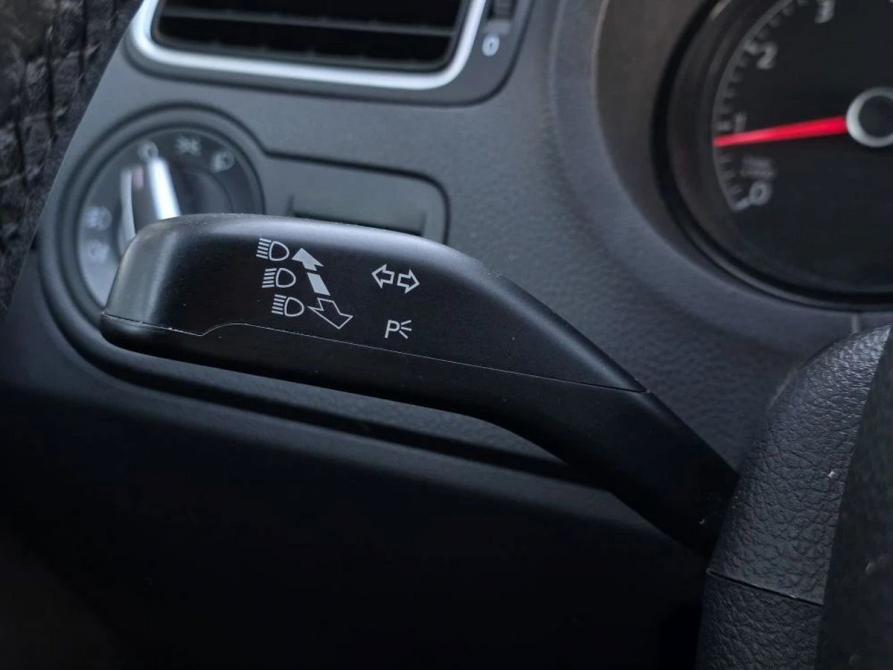 Volkswagen Polo V Рестайлинг Санкт-Петербург  - изображение 11