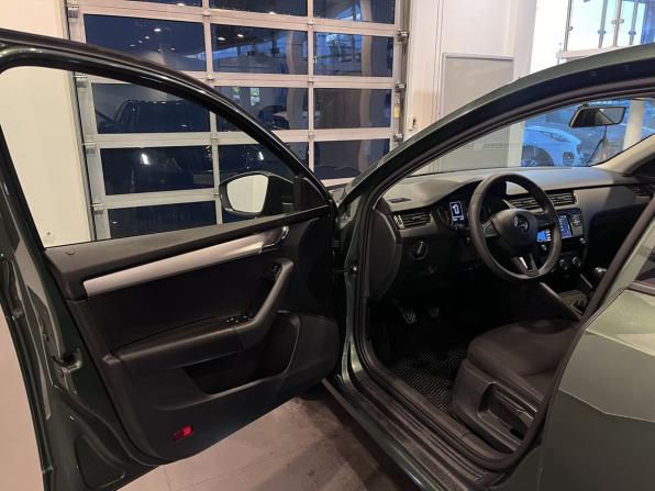 Skoda Octavia III (A7) Рестайлинг с пробегом 2019 года, цена 1 671 000 рублей, 142935 км, лифтбек, Автокод Объявления