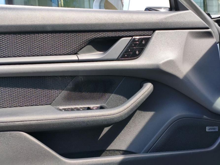 Porsche Taycan I Санкт-Петербург  - изображение 20