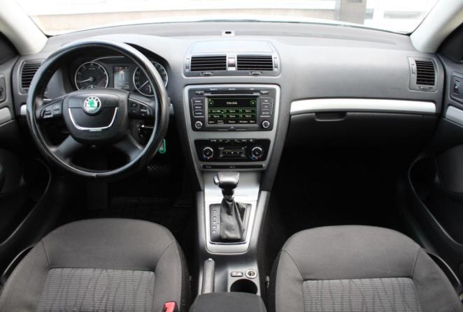 Skoda Octavia II (A5) Рестайлинг с пробегом 2012 года, цена 900 000 рублей, 165182 км, лифтбек, Автокод Объявления