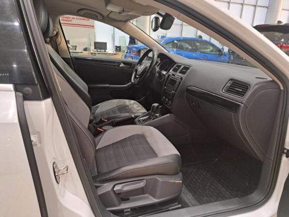 Volkswagen Jetta VI Рестайлинг с пробегом 2015 года, цена 1 452 000 рублей, 145301 км, седан, Автокод Объявления