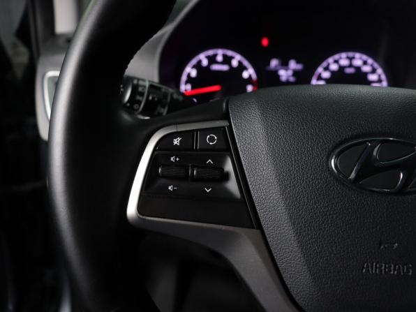Hyundai Solaris II с пробегом 2018 года, цена 1 300 000 рублей, 133000 км, седан, Автокод Объявления
