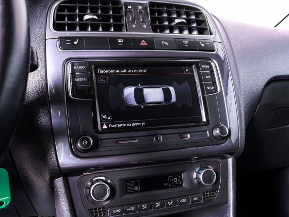 Volkswagen Polo V Рестайлинг с пробегом 2019 года, цена 1 430 000 рублей, 148422 км, седан, Автокод Объявления