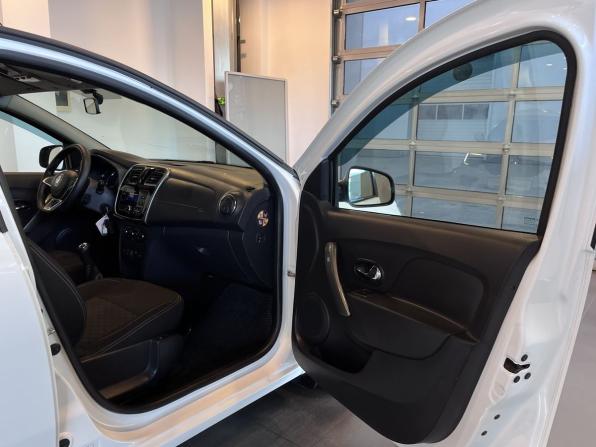 Renault Logan II Рестайлинг с пробегом 2020 года, цена 895 000 рублей, 124249 км, седан, Автокод Объявления