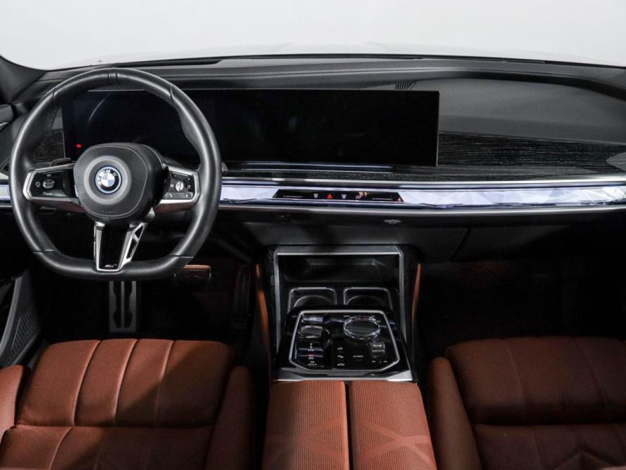 BMW i7 Москва  - изображение 13