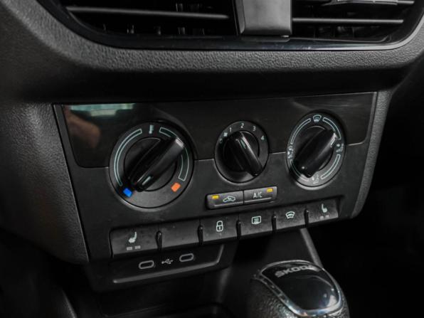 Skoda Rapid II с пробегом 2021 года, цена 1 359 000 рублей, 112588 км, лифтбек, Автокод Объявления