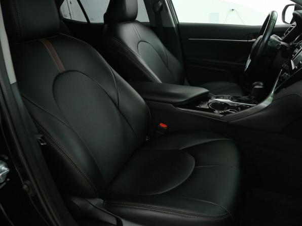 Toyota Camry VIII (XV70) с пробегом 2019 года, цена 2 465 000 рублей, 118900 км, седан, Автокод Объявления