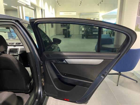 Volkswagen Passat B7 с пробегом 2012 года, цена 950 000 рублей, 252614 км, седан, Автокод Объявления