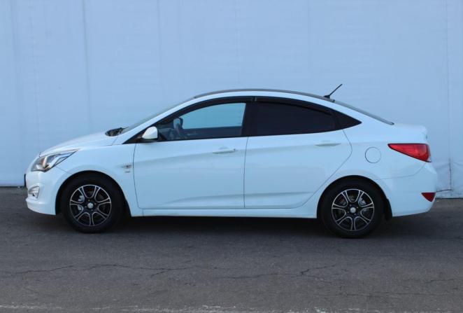 Hyundai Solaris I с пробегом 2014 года, цена 950 000 рублей, 183242 км, седан, Автокод Объявления